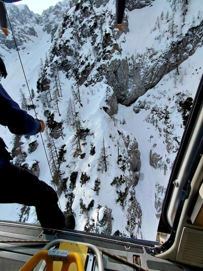 (FOTO) Smrtna gorska nesreča na območju Begunjske Vrtače: Pohodnik pri sestopu zdrsnil v globino