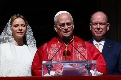 (FOTO) Papež na obisku v Monaku, obsodil je vrzel med bogatimi in revnimi