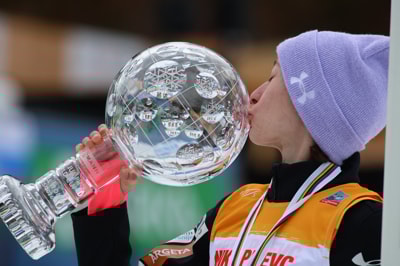 (FOTO) Nika Prevc v Planici pred domačimi navijači do zmage vseh zmag