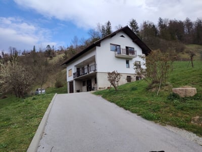 Pred dvema letoma zažgal hlev, zdaj umoril mater