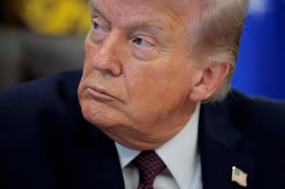 Trump naj bi rok Iranu podaljšal za 24 ur: "Odprite prekleto ožino, vi prekleti norci, sicer boste živeli v peklu"