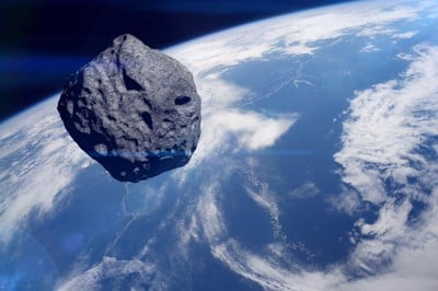 Ko grozi armagedon: Pri ZN sprožili alarm zaradi asteroida, velikega kot manjša zgradba, lahko bi povzročil katastrofo