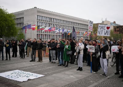 (FOTO) V Ljubljani protestirali proti vojnam, genocidu in militarizaciji: Nočemo vaših vojn!