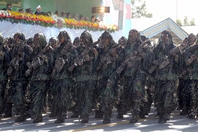 Iran trdi, da se je 26 milijonov ljudi prostovoljno prijavilo za vojaško službo