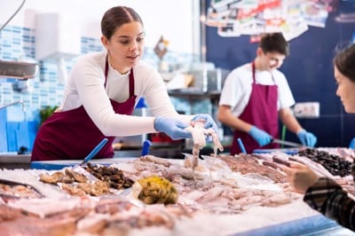 Ne, ni bilo vse v redu: Inšpektorji pod drobnogled vzeli hrvaške ribarnice in odkrili tudi težave s higieno