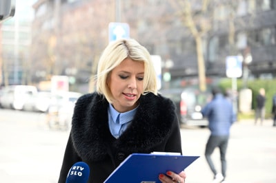 (VIDEO) Čustva so bila premočna: Voditeljica TV Slovenija se je razjokala sredi gostilne