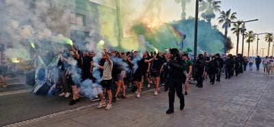 (FOTO) Po porazu Olimpije v Kopru: Policija uporabila 19 prisilnih sredstev, nekaj navijačev dolgo ne bo videlo zelenice