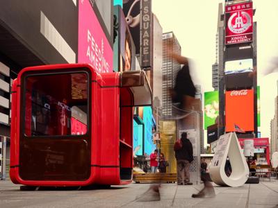 Vrača se ikona jugoslovanskega oblikovanja: Prenovljen legendarni kiosk K67 kmalu pred UGM