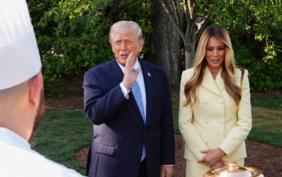 Spor zaradi neprimerne šale: Melania Trump zahteva odpustitev slavnega voditelja