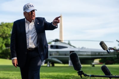 Tožil je kar agencijo svoje vlade, zdaj pa bi Trump milijarde preusmeril k svojim podpornikom