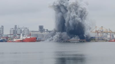 (VIDEO) V pristanišču v Romuniji eksplodiral dron, Ukrajina priznala, da je bil njen
