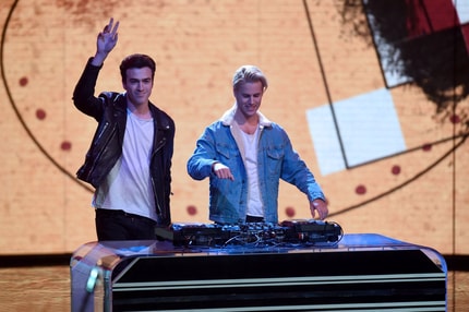 Ofenbach: Manj naporno je, če potuješ s prijateljem