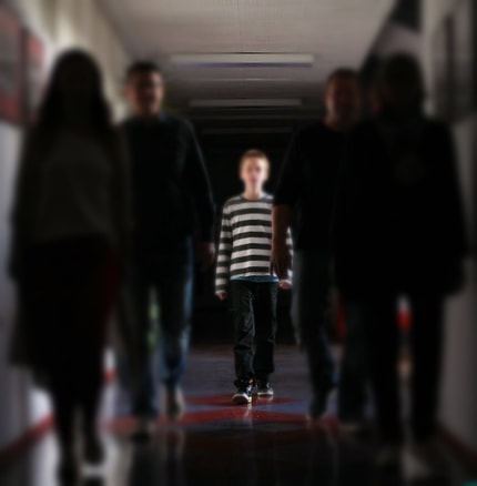 Otroci alkoholikov odraščajo v tišini: "Naučijo se biti tiho. Za družino"