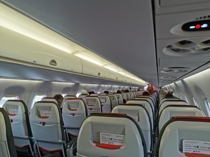 Primerjava bližnjih letališč: Katere povezave ponujajo in kako pogosto