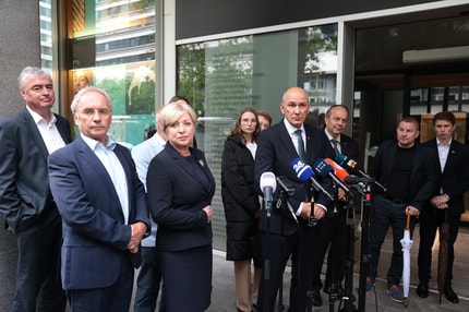 Iskanje ministrov: Se bosta Romana Tomc in Matej Tonin vrnila v Ljubljano?