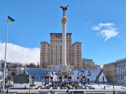 Kolumna Denisa Manceviča: Trgovci z mirom in ukrajinska točka X