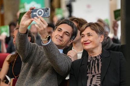 (30 AKTUALNIH VPRAŠANJ) Kdo je kriv, da zdravniška stavka še traja? Levica: "Zdravniška zbornica" 