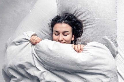 Kovinski okus v ustih zjutraj: Kaj vam sporoča telo?