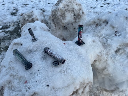 "Davek" pirotehnike: V tej sezoni več huje poškodovanih zaradi petard