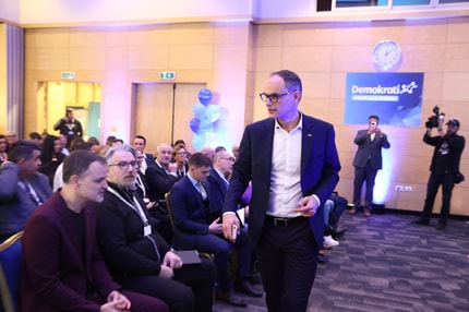 (30 AKTUALNIH VPRAŠANJ) Demokrati: "Tudi Cerkev ima pravico do izražanja svojih stališč"