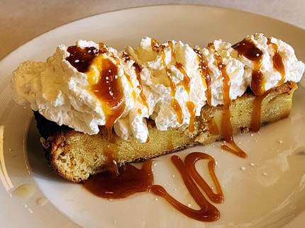 (RECEPT) Bananin kruh s karamelom