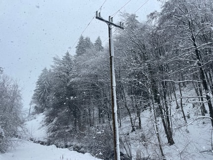 (SPREMLJAMO) Brez elektrike še vedno 29.000 odjemalcev