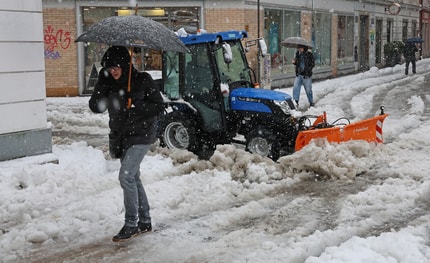 (MB-TEDEN) Pod težo snega