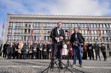 (30 AKTUALNIH VPRAŠANJ) Prerod: Prav je, da tisti, ki imajo več, tudi več prispevajo