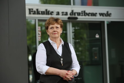 (INTERVJU) Dr. Danica Fink Hafner: Malo verjetno je, da volivci iščejo in berejo volilne programe