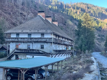 Preganthaus na Prevaljah ima potencial revitalizacije. Kaj je pokazal terenski ogled?