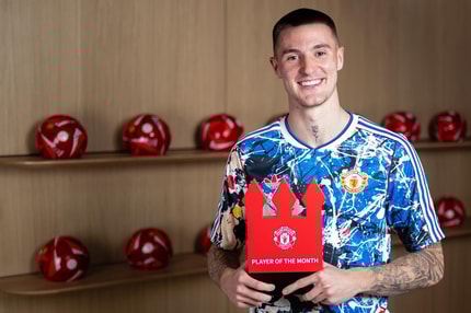 (FOTO) Izjemne predstave niso ostale neopažene: Benjamin Šeško imenovan za igralca meseca