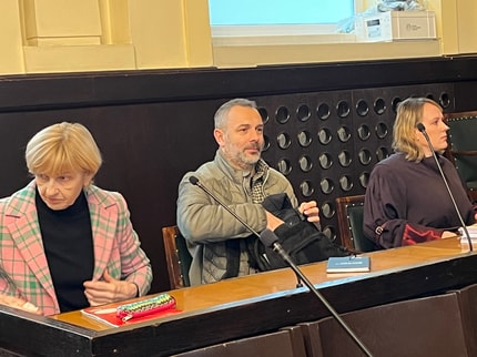 Novinar Avdo Avdić in razvpiti Rok Snežič v sodnem obračunu zaradi očitkov o pranju denarja