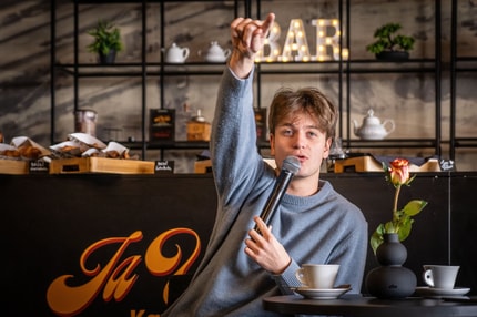 (INTERVJU) Jakov Jozinović: Danes na koncertih mojo pesem pojejo že glasneje od Olivere