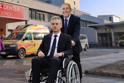 (PREDVOLILNI ZAPISNIK, 8. del): Golob je bolehal, Janša pa se ni upehal. Adijo, Vlado, za novo desno vlado?