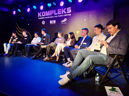 Preden obkrožiš, soočenje za mlade: Mladi so siti delitev in zmotnih prepričanj, da vsi kradejo in so vsi isti