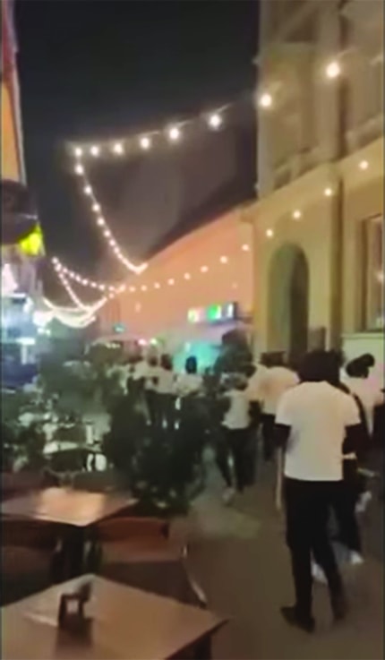 (VIDEO) Navijaški izgredi v Poštni ulici: Kaj je počela policija