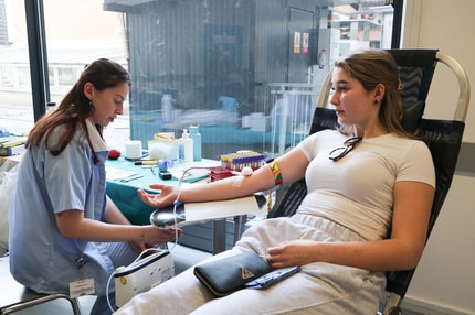 (FOTO) Krvodajalska akcija v Mariboru: Študentje imajo posluh za sočloveka