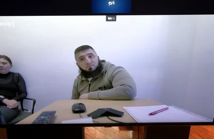 Razvpiti zapornik Mehmed Mahmutović na sodišču tarnal, kako naj bi ga v celjskem zaporu mučili