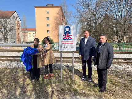 (FOTO) Pri železniški postaji Maribor Tabor postavili prvo opozorilno tablo