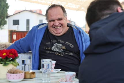 (GREMA NA KAFE) Kdo je mariborski šahovski velemojster, ki piše Trumpu in trenira šahiste na daljnem Guamu?