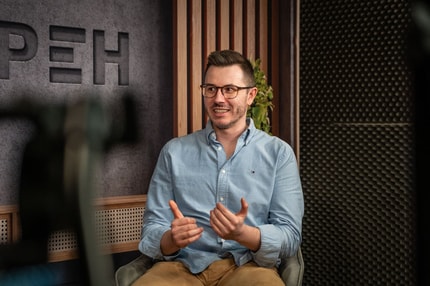 (INTERVJU) Kdo je podjetnik, ki je iz izgorelosti ustvaril alternativo kavi