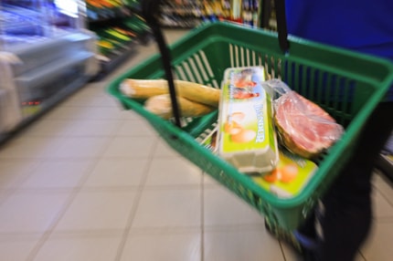 (KOMENTAR) Velikonočna šunka