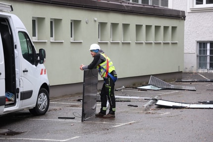 (FOTO) Rdeči alarm zaradi vetra: V Mariboru zaprli osnovno šolo