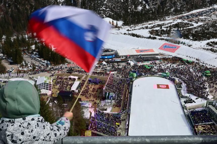 (VIDEO) Kaj se je zgodilo v Planici? To je polet, o katerem govori ves svet …