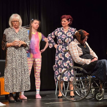 Festival Pekre sklenjen: Najboljša komedijantka prihaja iz Prepolj. Kdo so ostali nagrajenci?