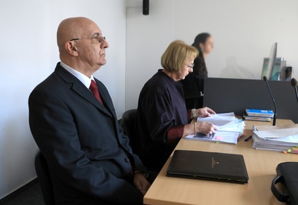 Nekdanji prvi policist v državi Anton Olaj na zatožni klopi zaradi pritiska na sindikaliste