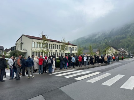 Direktorica o koloni v Borovnici: Bili smo dobro pripravljeni, nismo pa vedeli, da bodo ljudje že ponoči stali v vrsti