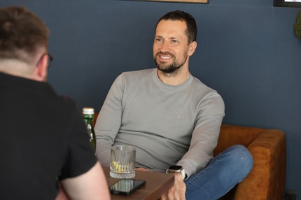 (GREMA NA KAFE) Kdo je mož iz ozadja šampionske ekipe mariborskih odbojkaric?