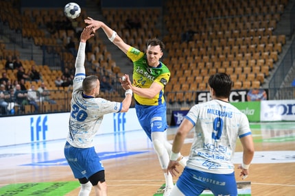 Rokometni polfinale: Favorita do prve zmage, a precej težje od pričakovanj