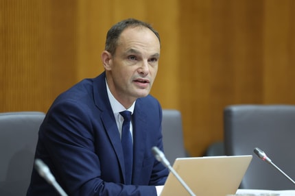 Logarju podpora pristojnega odbora DZ